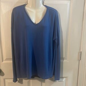 dip Women's Blue V-Neck Sweater